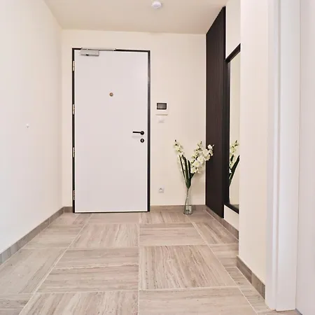Apartamento Sunny In Smichov, 5 Praga