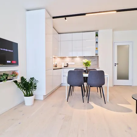 Apartamento Sunny In Smichov, 5 Praga