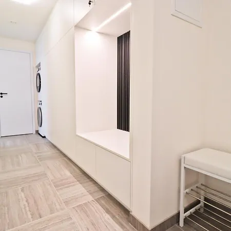 Apartment Sunny In Smichov, 5