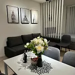 Apartmán Sunny In Smichov, 5 Praha