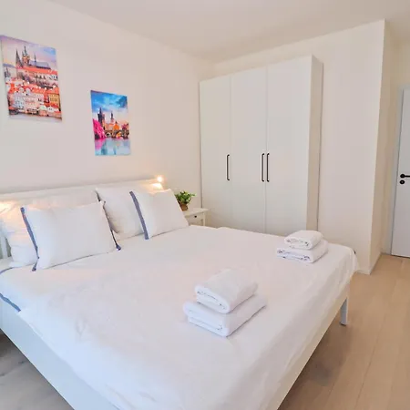 Apartmán Sunny In Smichov, 5 Praha