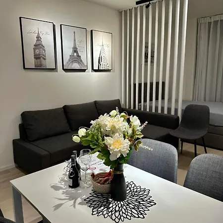 Apartmán Sunny In Smichov, 5 Praha